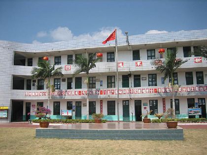 邹城郭里教学楼